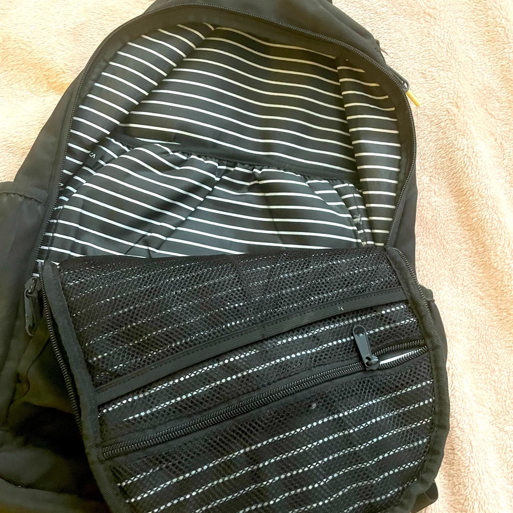 RVCA backpack - Picture 2 of 3